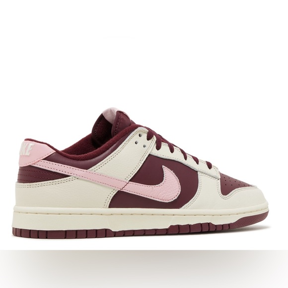 Nike Dunk Low Retro PRM 'Valentine's Day' (2023)
SKU: DR9705-100 sz 9.5 - Picture 2 of 12